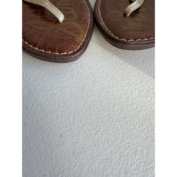 4 for $10 Sam Edelmen Gold Leather Thong Sandals 8.5 - Picture 2 of 7